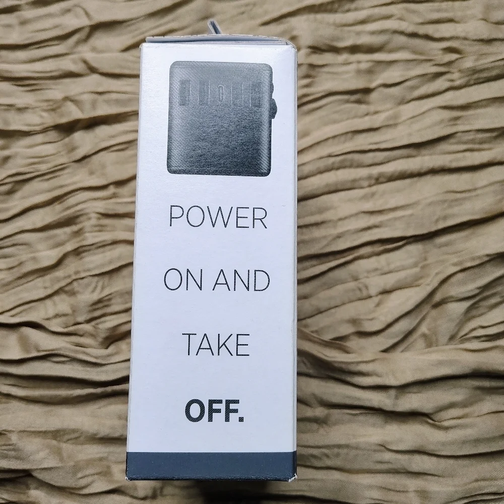 Conair TravelSmart Fast Worldwide Power Adapter 100- 250V